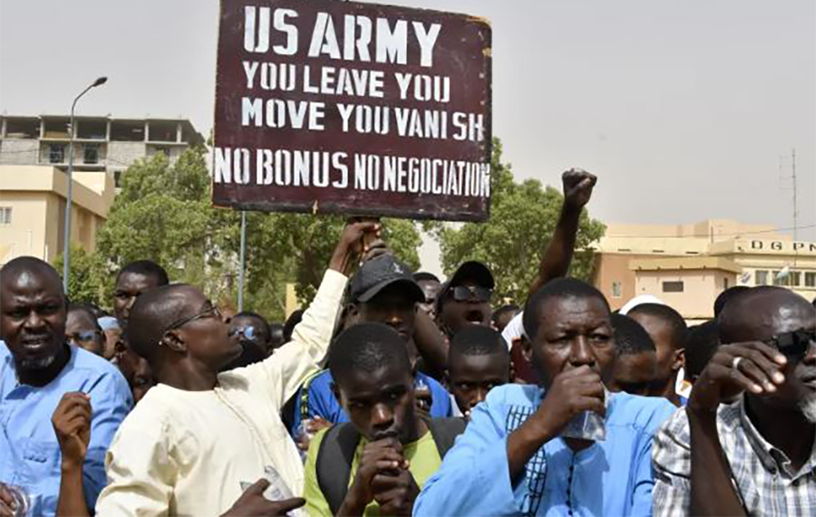 अमेरिकी सेना हटाउन माग गर्दै नाइजेरियामा प्रदर्शन