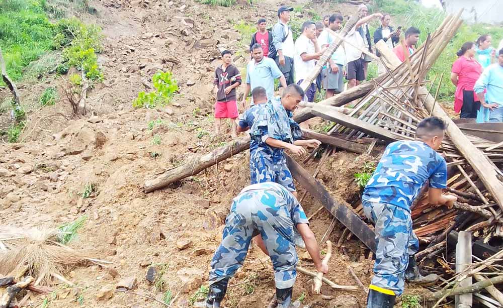 बाढी, पहिरो लगायतका विपद्‍मा परी हालसम्म १ सय ८१ जनाको मृत्यु