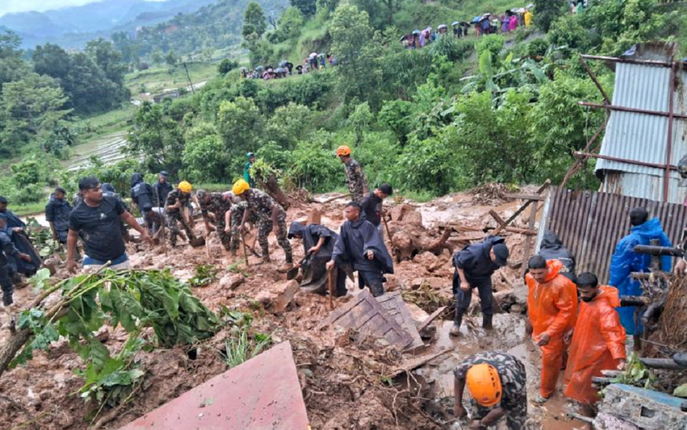 पहिरोमा परि बेपत्ता भएका तिनै जनाको शव भेटियो