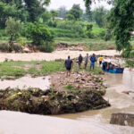 दाङमा दुई वटा अटाे खाेलाले बगायाे, २ जना बेपत्ता