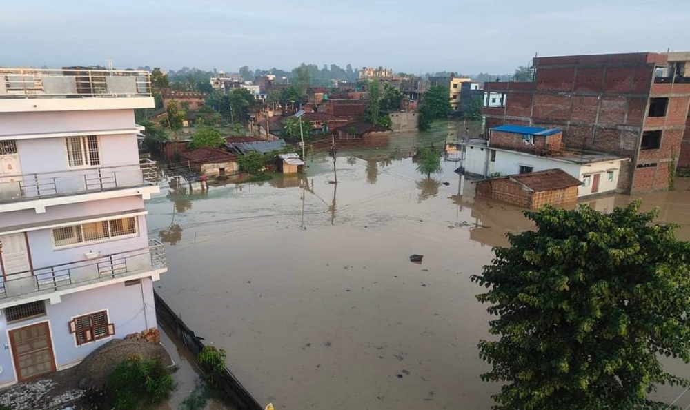 गौर बजारमा पानी पसेपछि सरकारी कार्यालयहरु बन्द