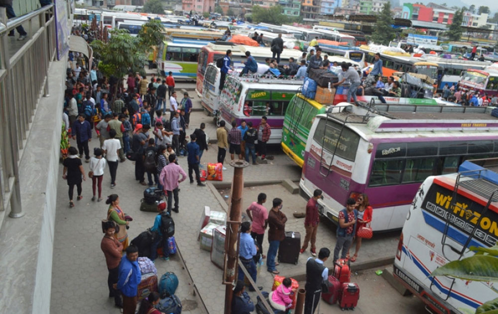 दशैमा काठमाडौं छोड्नेको संख्या आधाले घट्यो