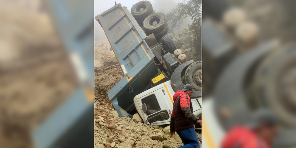 निर्माणाधीन फास्ट ट्रयाकमा दुर्घटना, चालकको टिपरले च्यापिएर मृत्यु